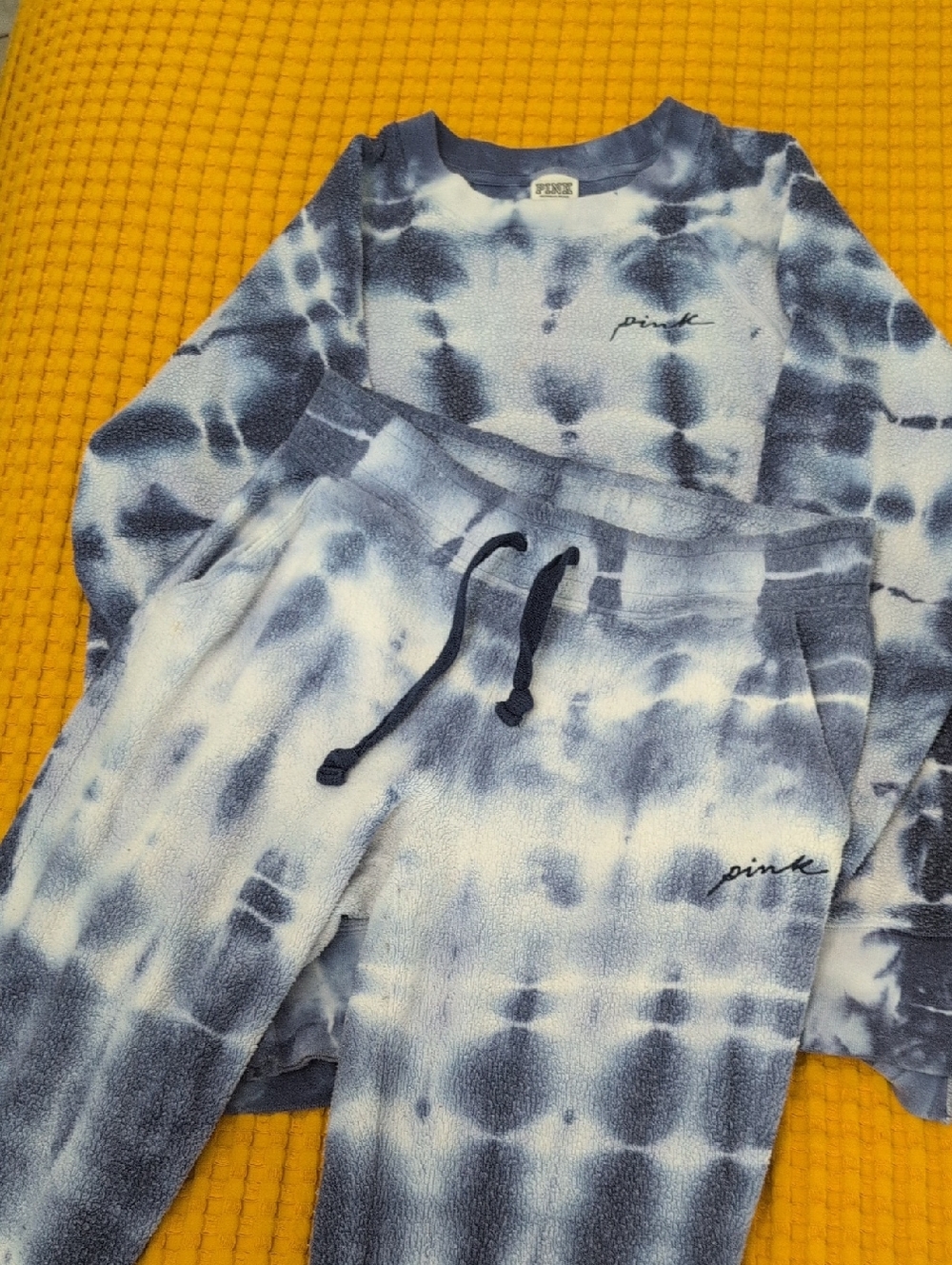 PINK Victoria's Secret Blue and White Tie-Dye Crewneck & Joggers Set